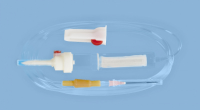Система для вливаний гемотрансфузионная для крови с пластиковой иглой — 20 шт/уп купить оптом в Сочи